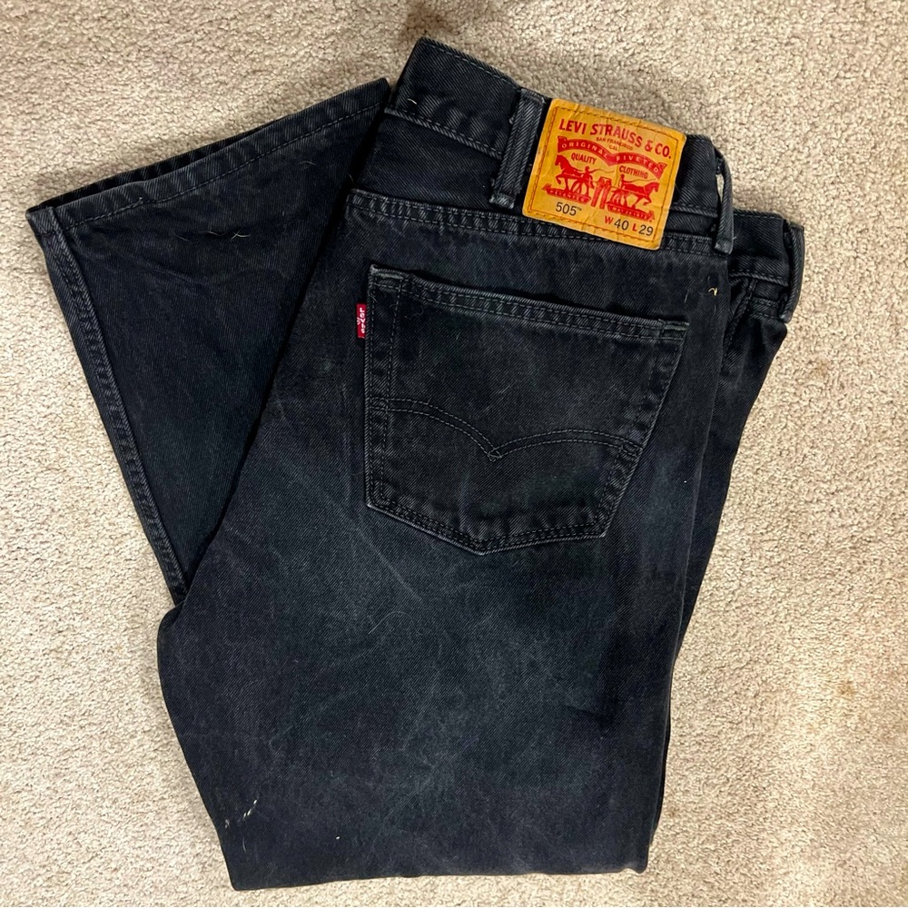 505 LEVIS!!  MENS 40x29  Women’s size 14-16